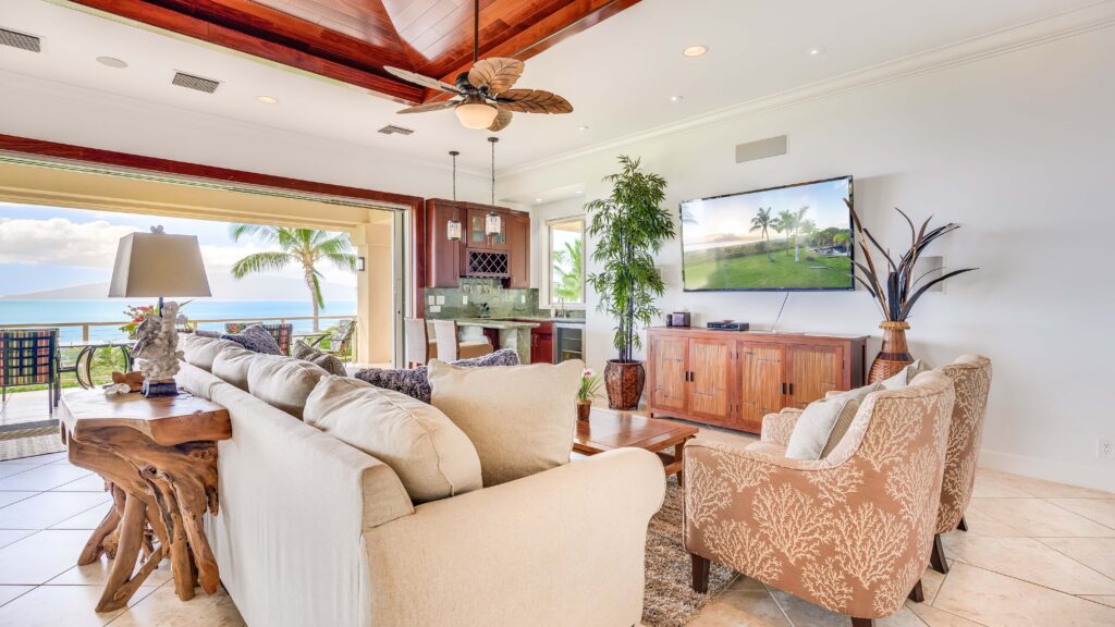 Punakea Loop Unit B Lahaina HI 96761 - view living