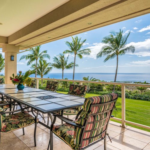 Punakea Loop Unit B Lahaina HI 96761 - lanai table